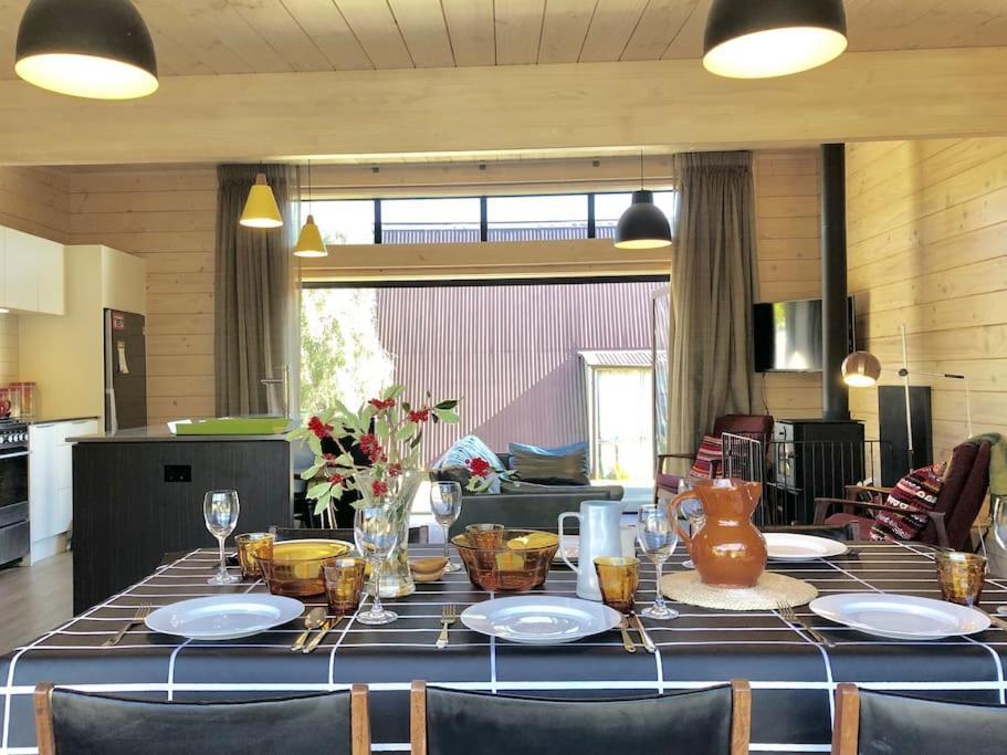 Modern Kowhai Cottage واناكا المظهر الخارجي الصورة